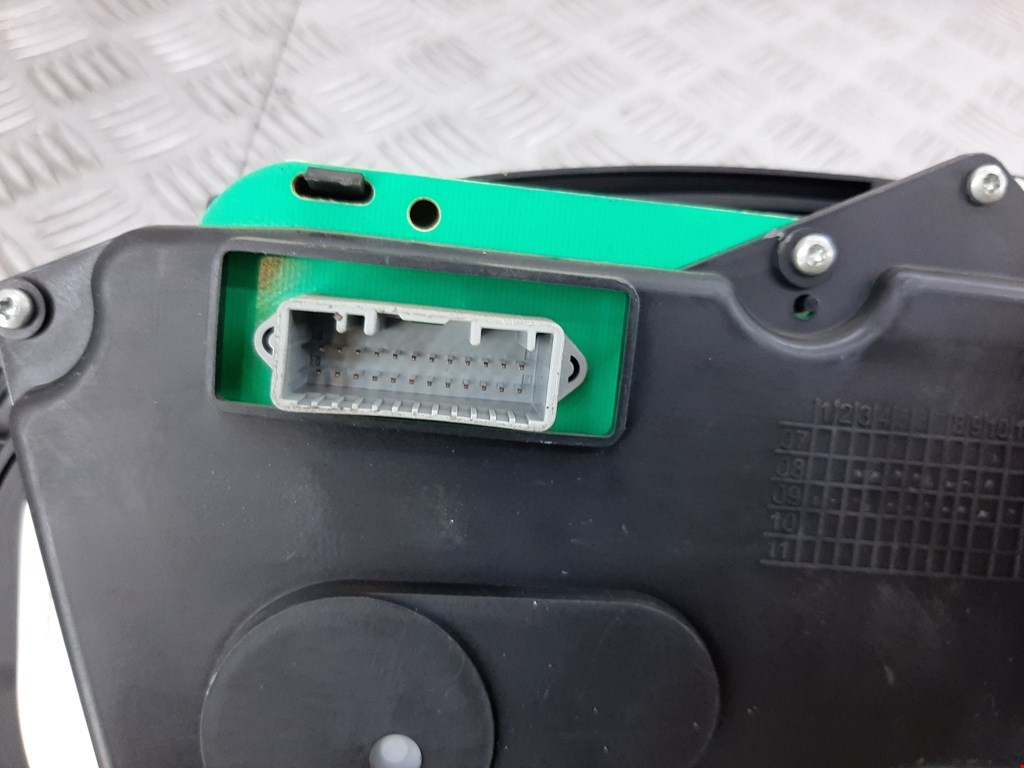 Панель приборов (щиток) DACIA Sandero 2008-2012