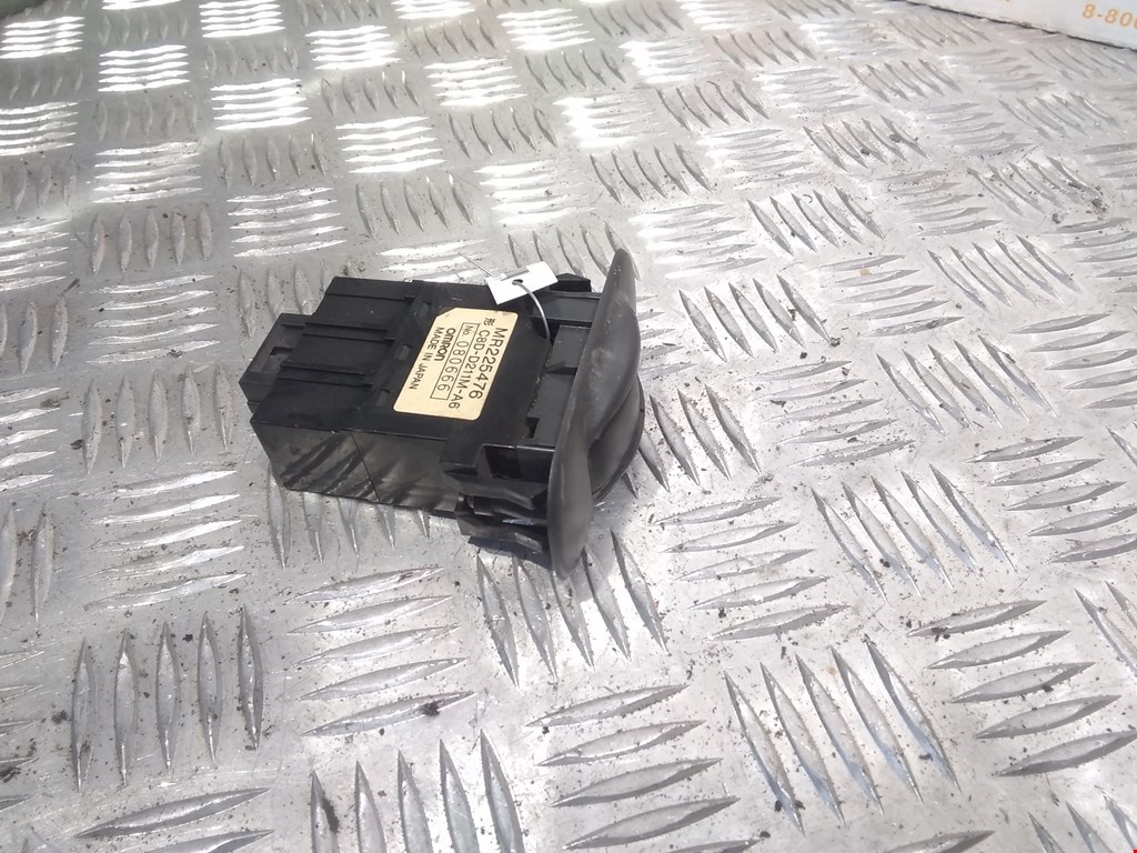 Кнопка стеклоподъемника MITSUBISHI Galant VII 1992-1998