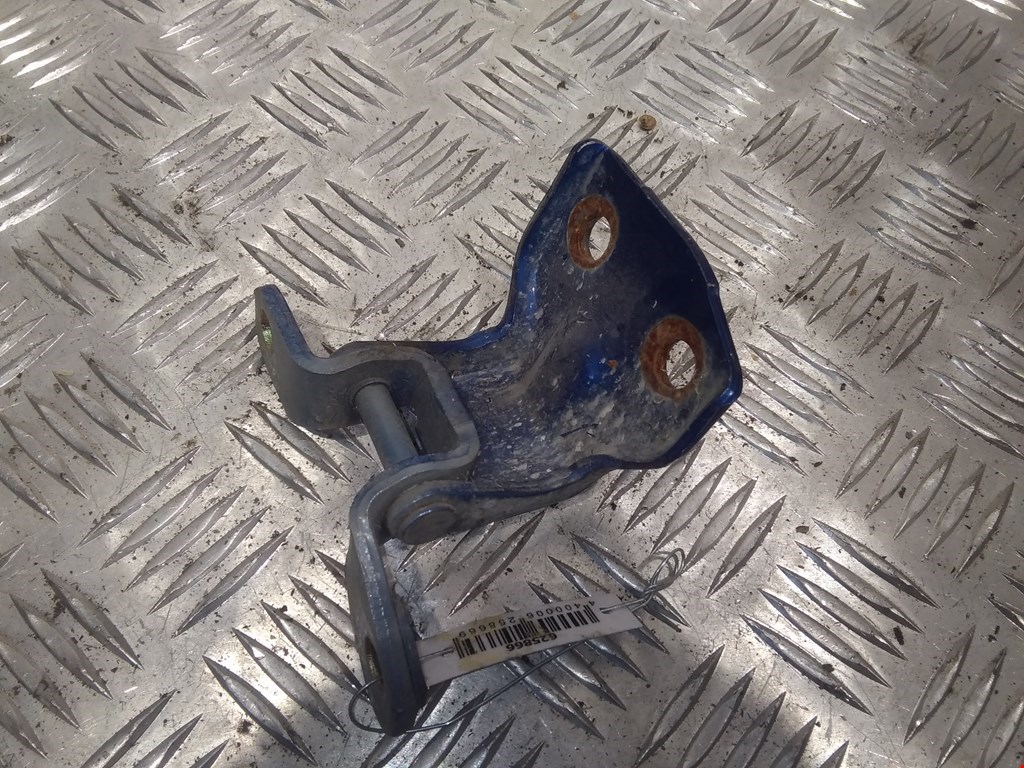 Петля двери задней правой Mazda Demio 1 DW (1996-2003)