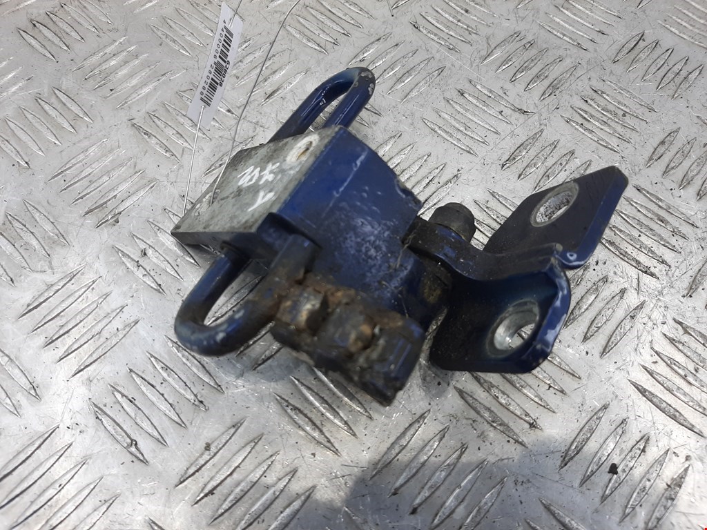 Петля двери задней правой Volkswagen Passat 6 (2005-2010)