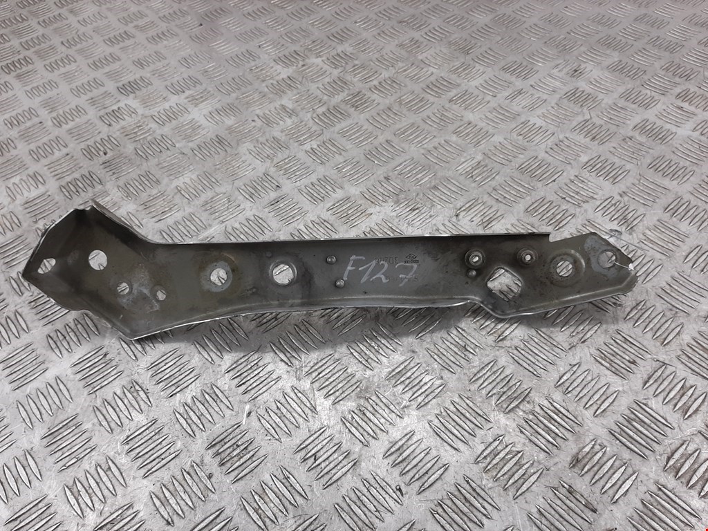 Кронштейн фары правый RENAULT Megane III 2009-2016