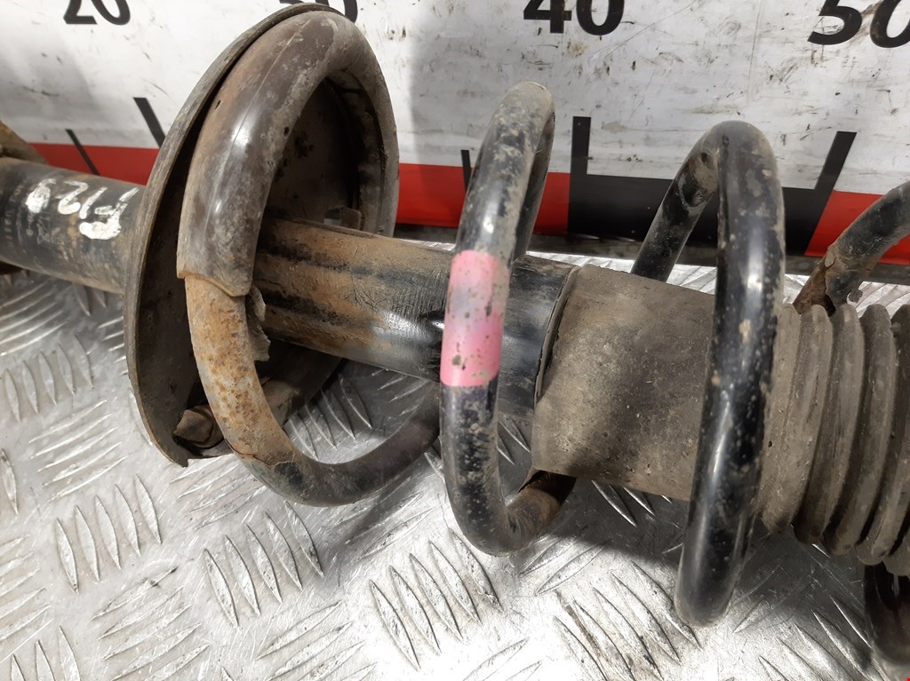 Амортизатор передний правый RENAULT Sandero 2009-2014