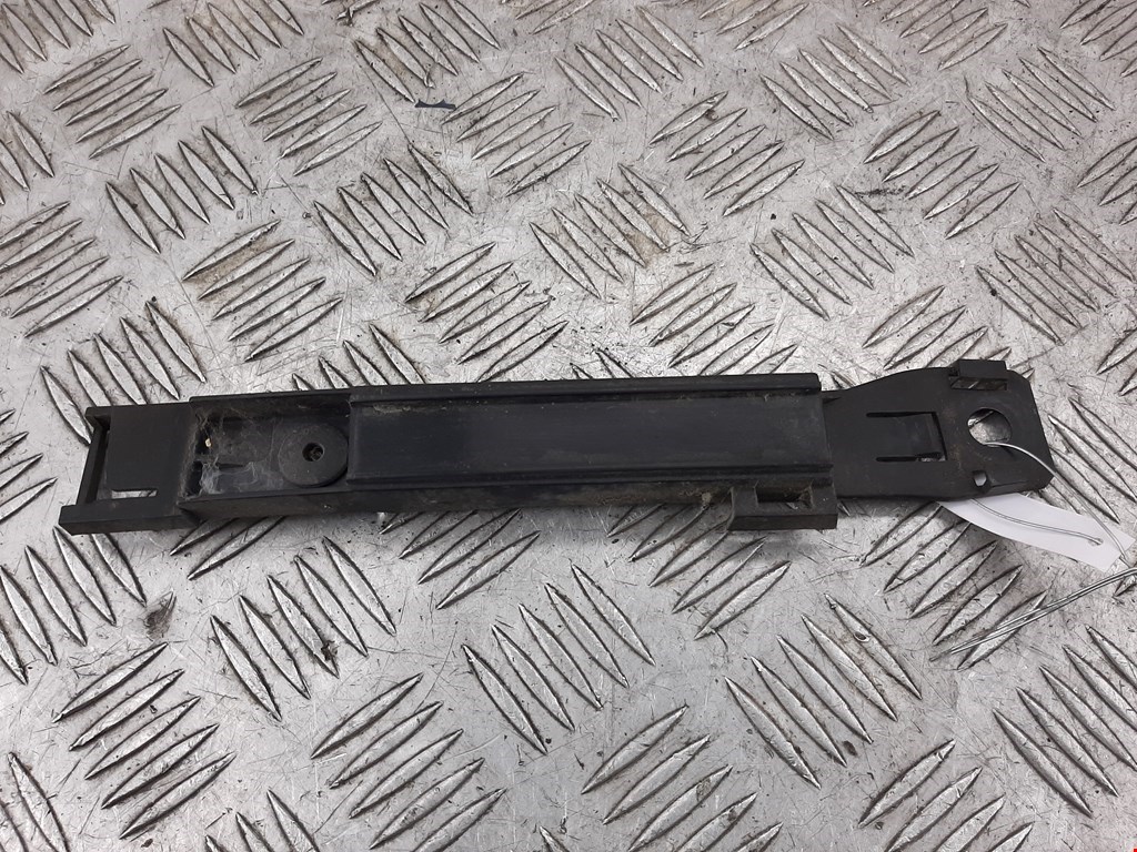 Кронштейн переднего бампера правый OPEL Vivaro A 2001-2014