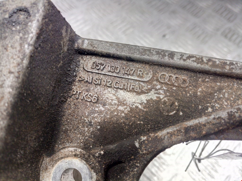 Кронштейн ТНВД AUDI A8 D3 2003-2010