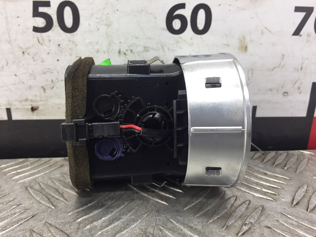 Дефлектор воздушный AUDI A4 B6 2001-2005