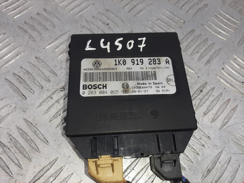Блок управления парктрониками VOLKSWAGEN Jetta V 2005-2011