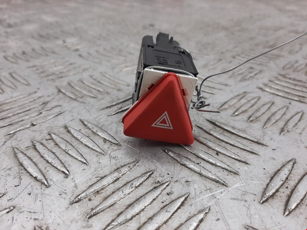 Кнопка аварийной сигнализации Volkswagen Jetta 5 (2005-2010)