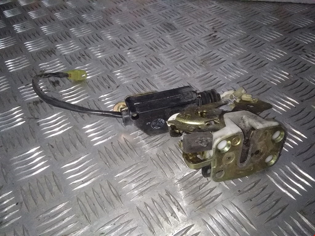 Замок двери задней правой KIA Sephia 1993-1998