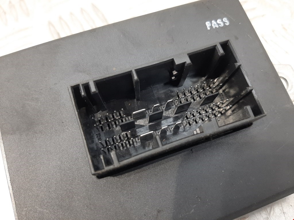 Блок управления стеклоподъемниками BMW 7er 7 серия E65/E66 2001-2008