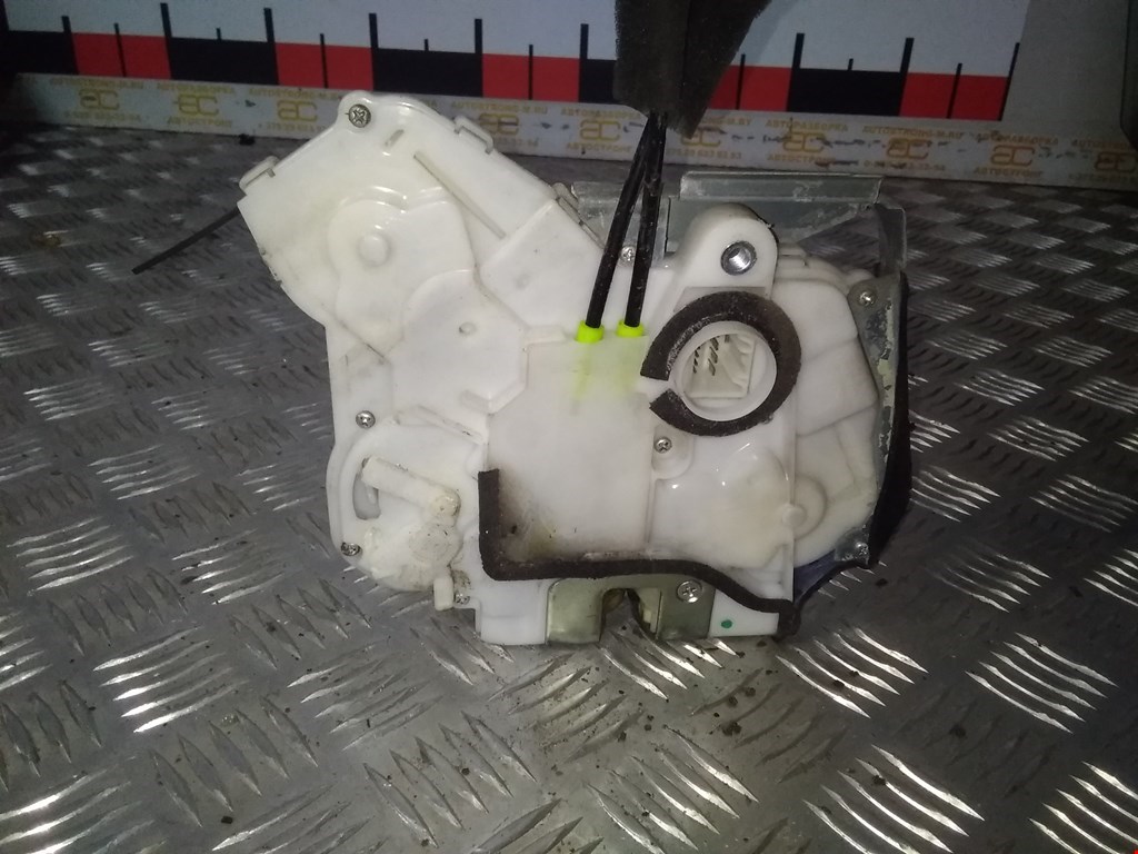 Замок двери задней правой HONDA Accord VIII 2008-2013