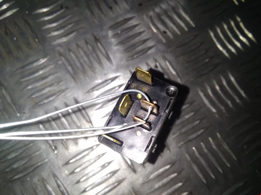 Кнопка стеклоподъемника AUDI A8 D2 1994-2002