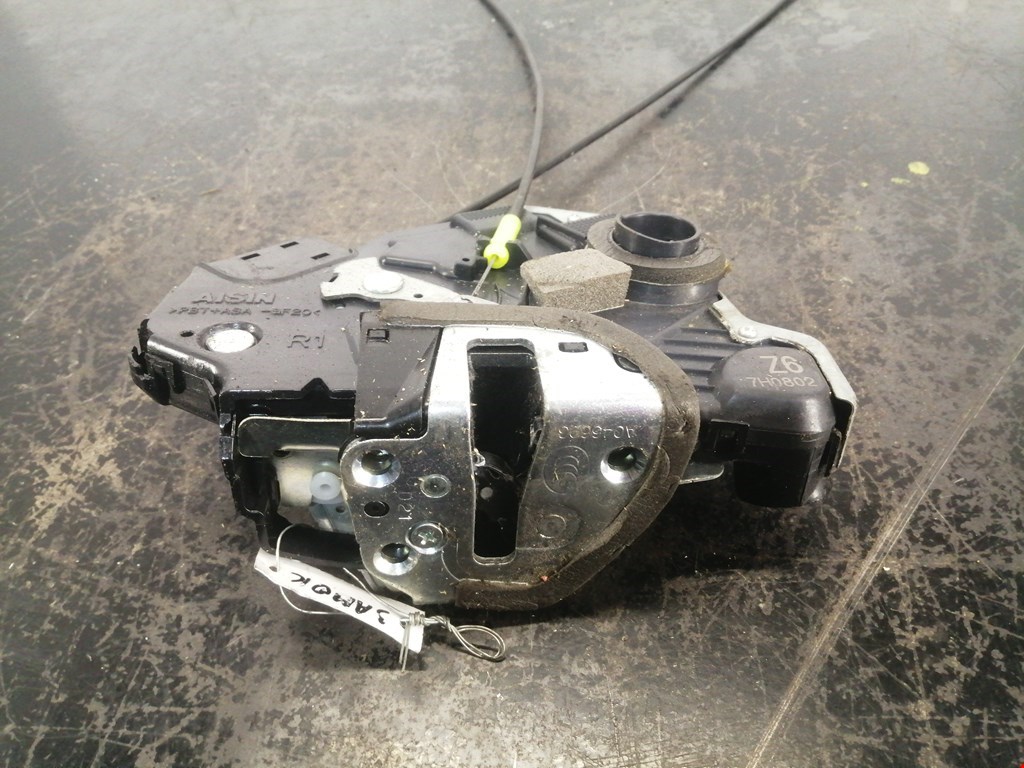Замок двери передней правой TOYOTA Avensis 2003-2008