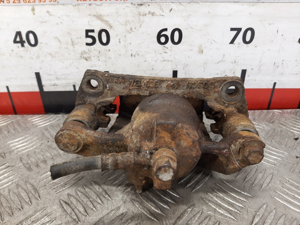 Суппорт передний правый SUZUKI Wagon R 1998-2003