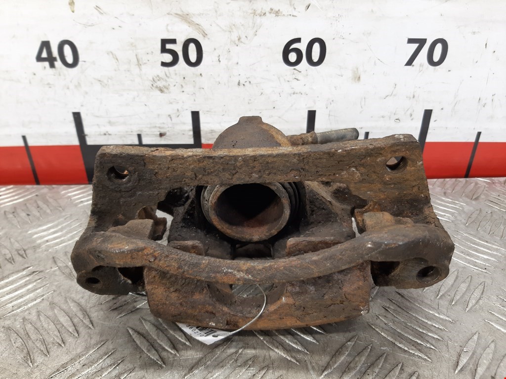 Суппорт передний правый SUZUKI Wagon R 1998-2003