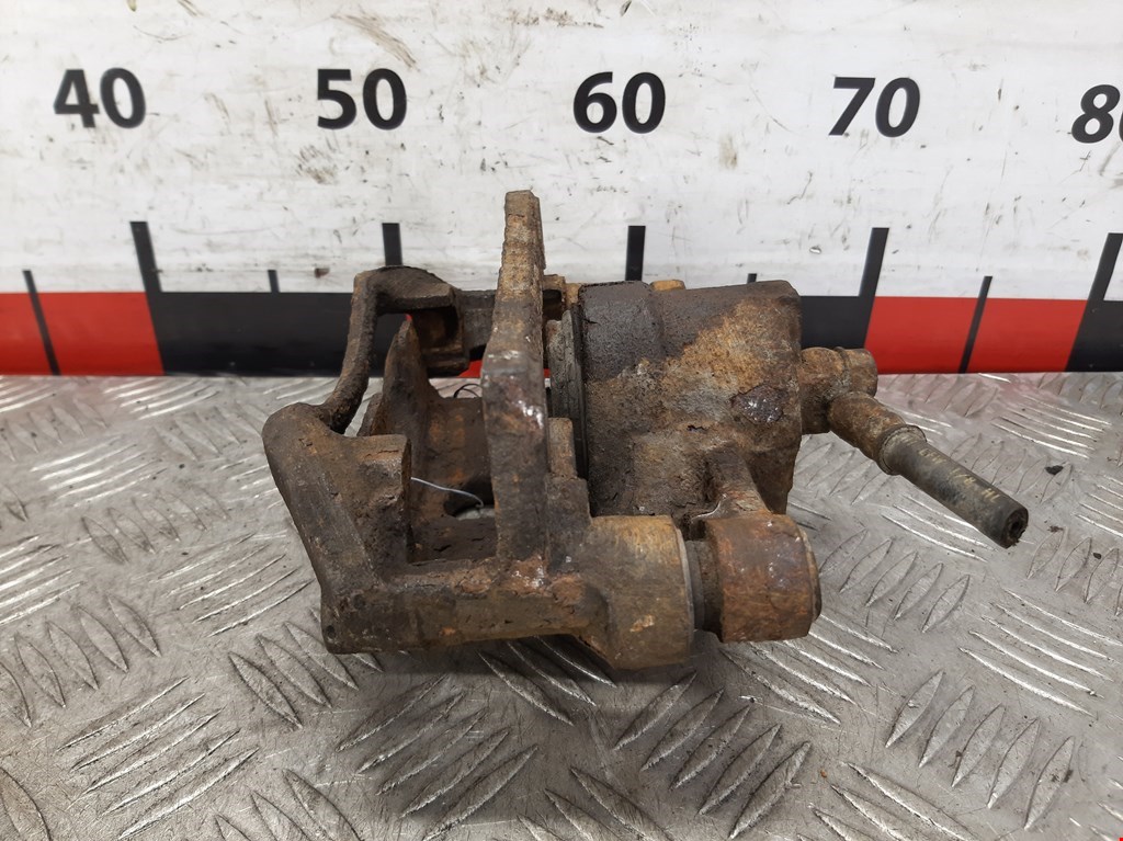 Суппорт передний правый SUZUKI Wagon R 1998-2003