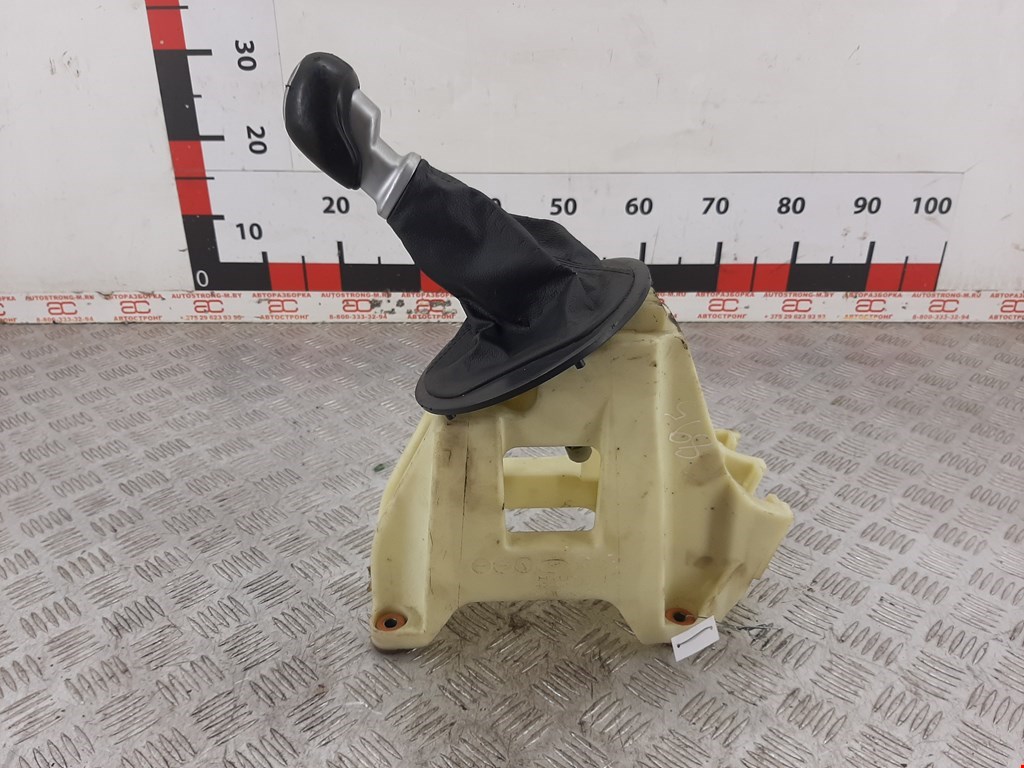 Кулиса (селектор) АКПП/МКПП в салоне KIA Sportage III 2010-2015