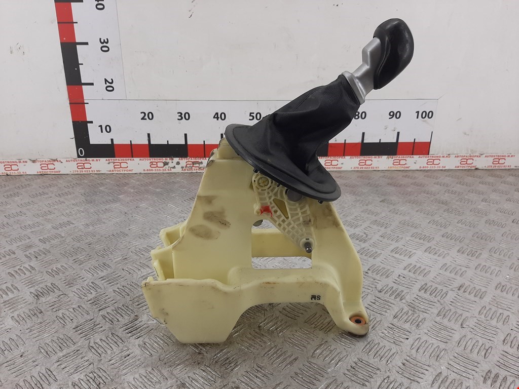 Кулиса (селектор) АКПП/МКПП в салоне KIA Sportage III 2010-2015