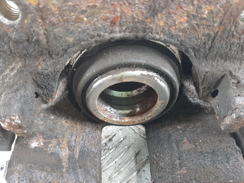 Суппорт задний левый VOLVO XC90 2002-2014