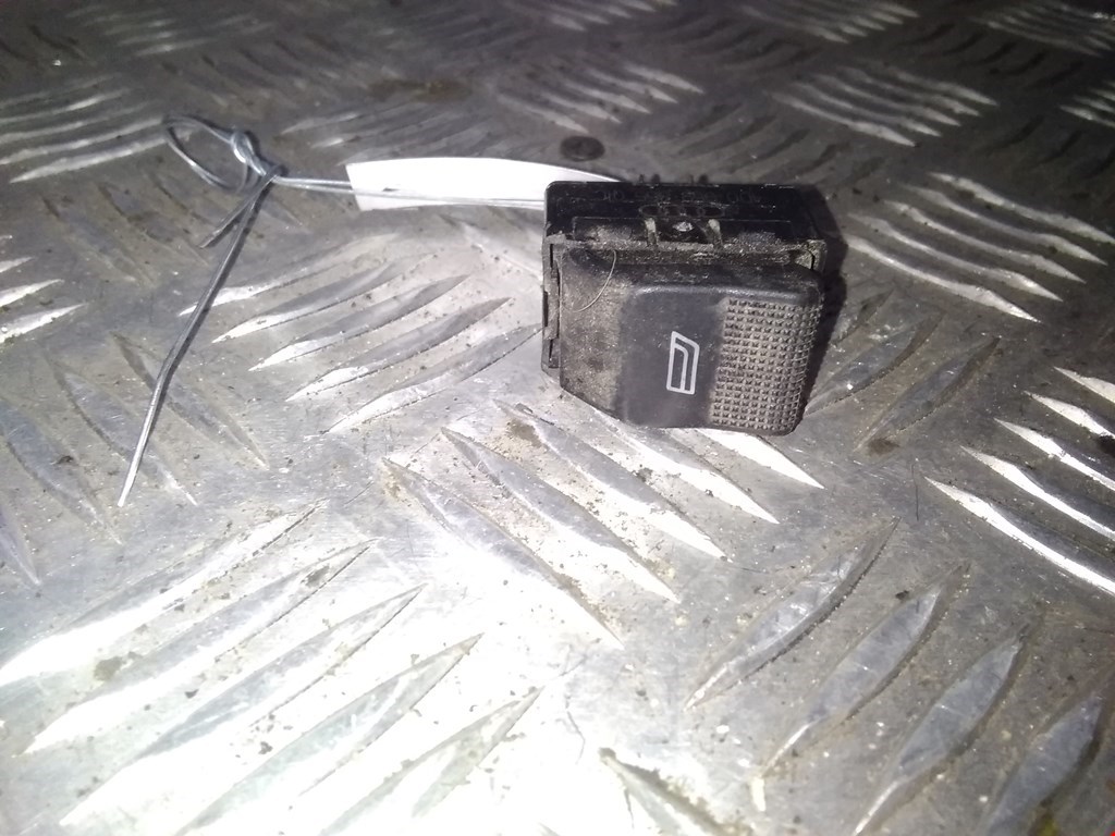 Кнопка стеклоподъемника AUDI A8 D2 1994-2002