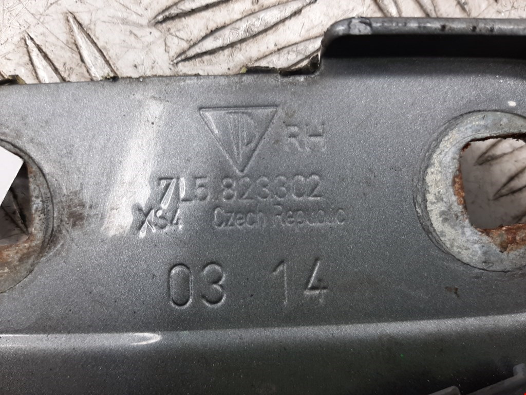 Петля капота левая/правая PORSCHE Cayenne 955/957 2002-2010