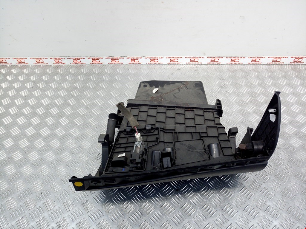 Бардачок RENAULT Megane III 2009-2016