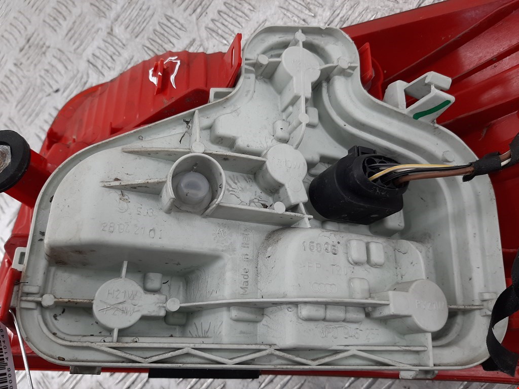 Фонарь задний левый AUDI A3 8P 2003-2013
