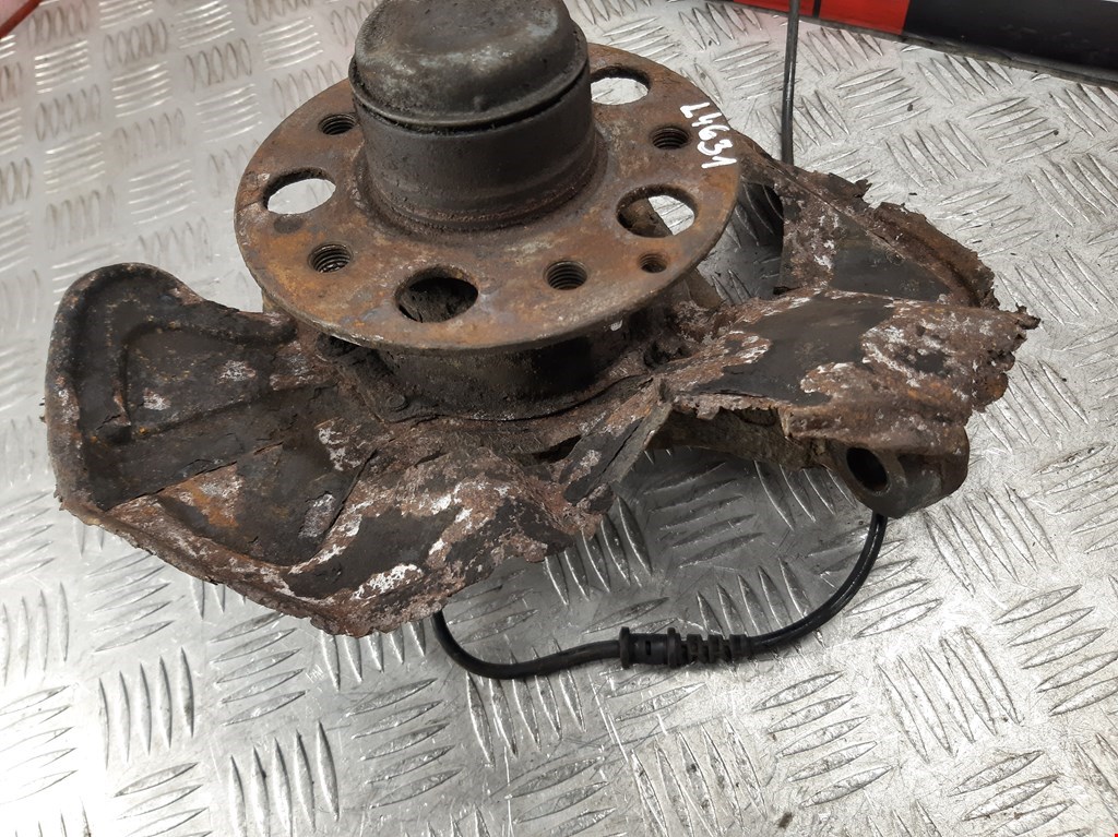 Ступица передняя левая MERCEDES-BENZ CLK-Class W209 2002-2009