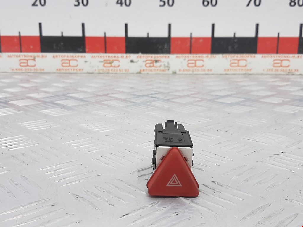 Кнопка аварийной сигнализации (аварийки) VOLKSWAGEN Golf V 2003-2009