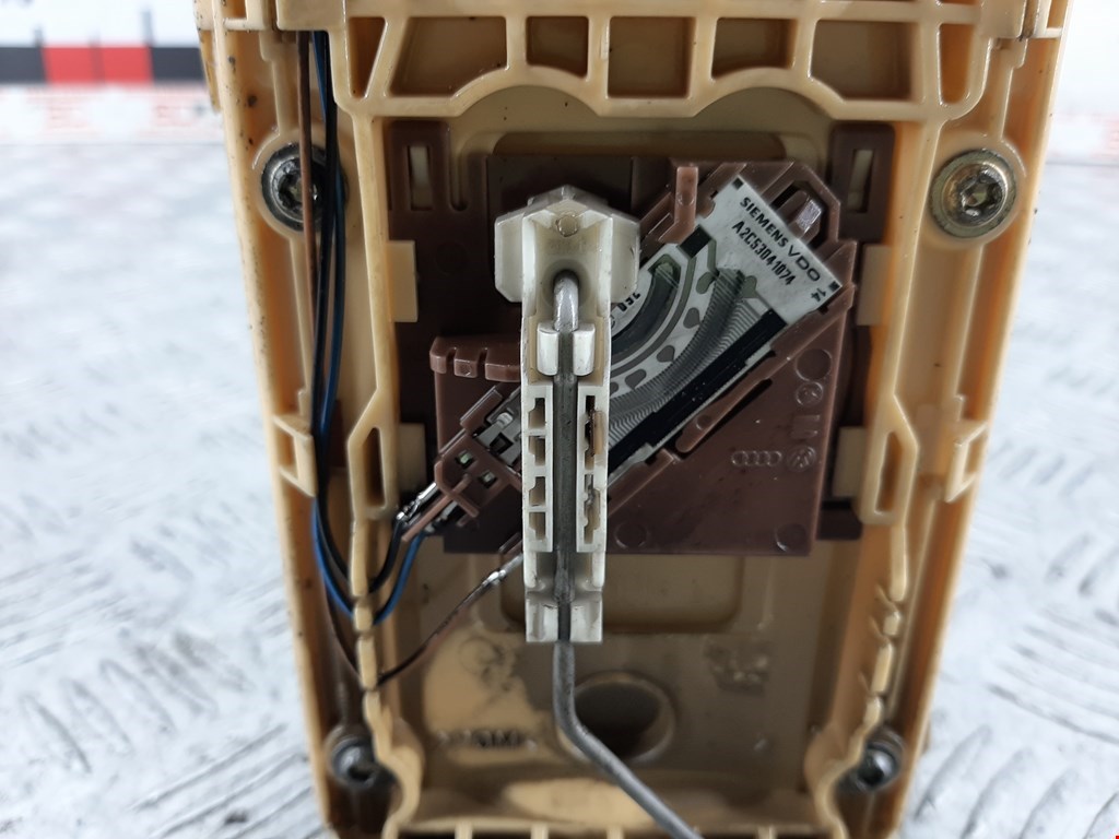 Насос топливный (электрический) VOLKSWAGEN Golf V Plus 2004-2009