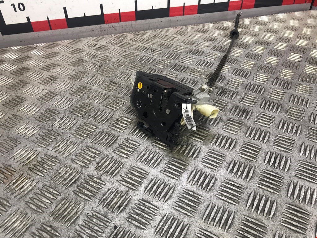 Замок двери задней левой SKODA Superb 2008-2015