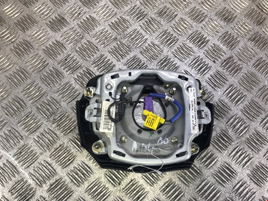 Кнопка центрального замка VOLKSWAGEN Touareg 2002-2010