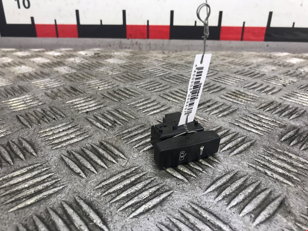 Кнопка центрального замка VOLKSWAGEN Touareg 2002-2010