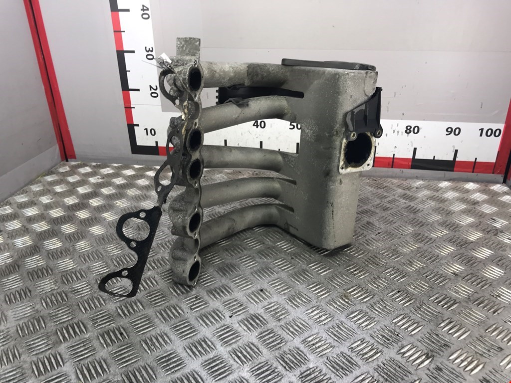 Коллектор впускной AUDI A4 B6 2001-2005