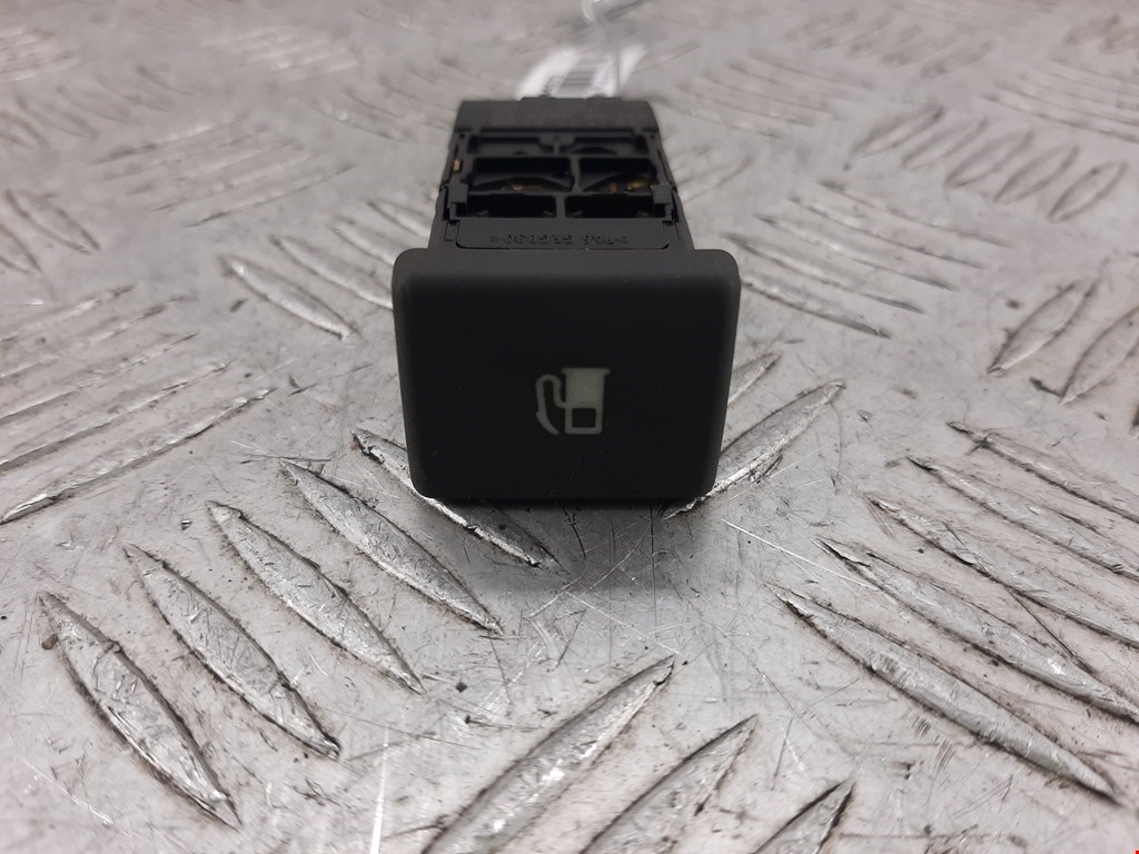 Кнопка открытия лючка бензобака Land Rover Discovery 2 (1998-2004)