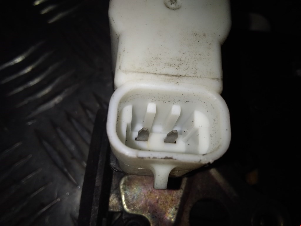 Замок двери передней левой CHEVROLET TrailBlazer 2001-2008