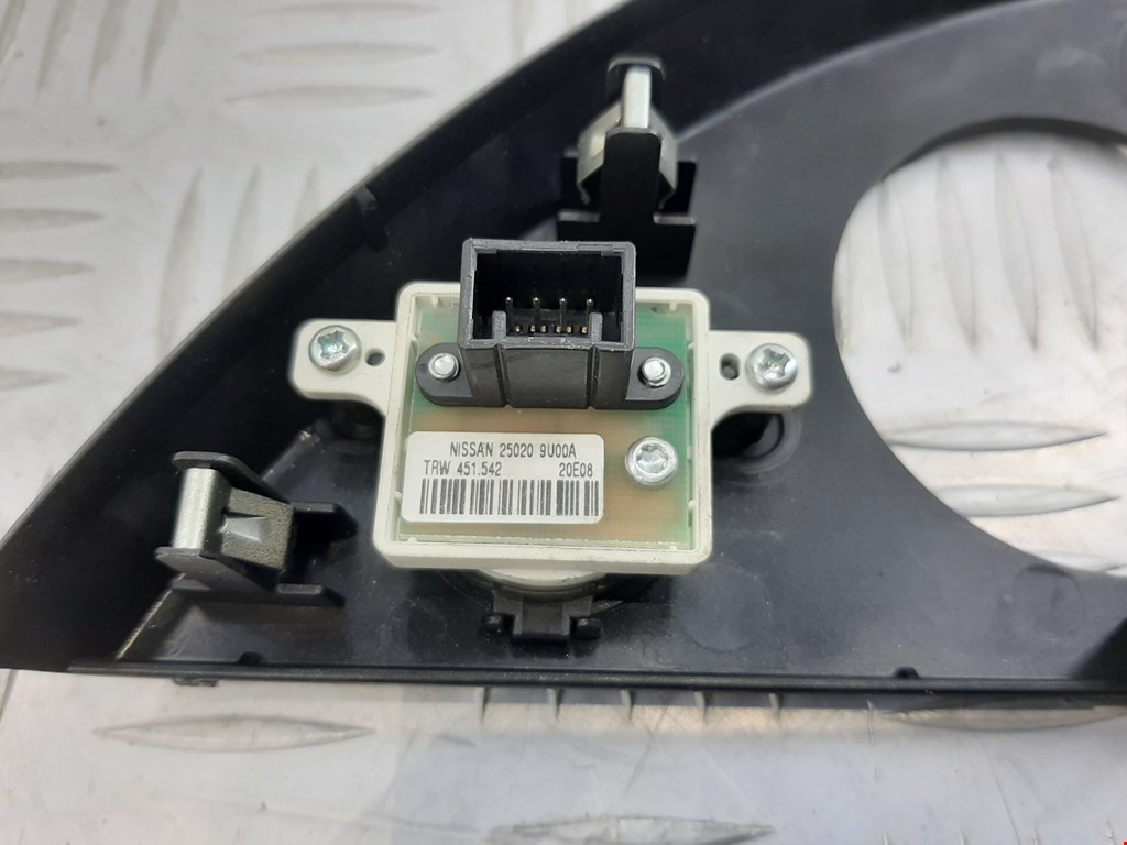 Кнопка аварийной сигнализации (аварийки) NISSAN Note E11 2005-2014