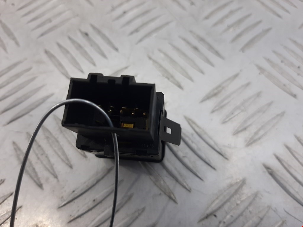 Кнопка аварийной сигнализации (аварийки) PORSCHE Cayenne 955/957 2002-2010