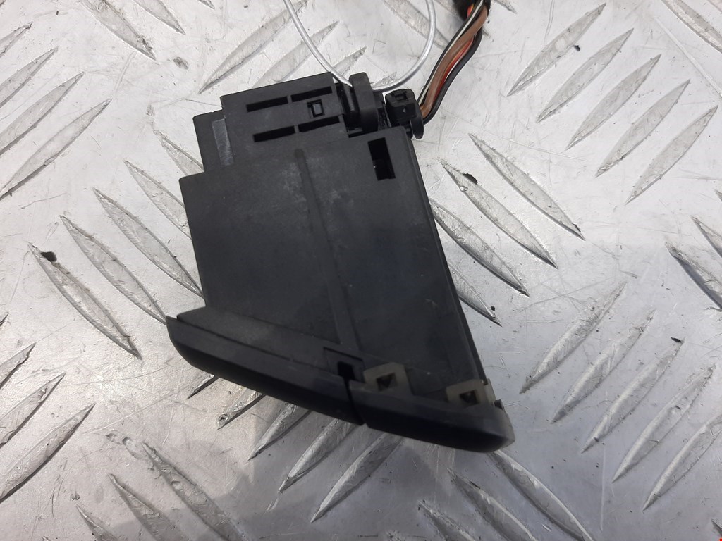 Кнопка аварийной сигнализации (аварийки) AUDI A4 B8 2007-2015