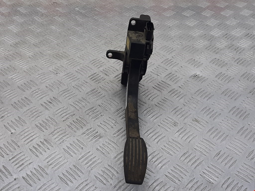 Педаль газа IVECO Daily V 2011-2014