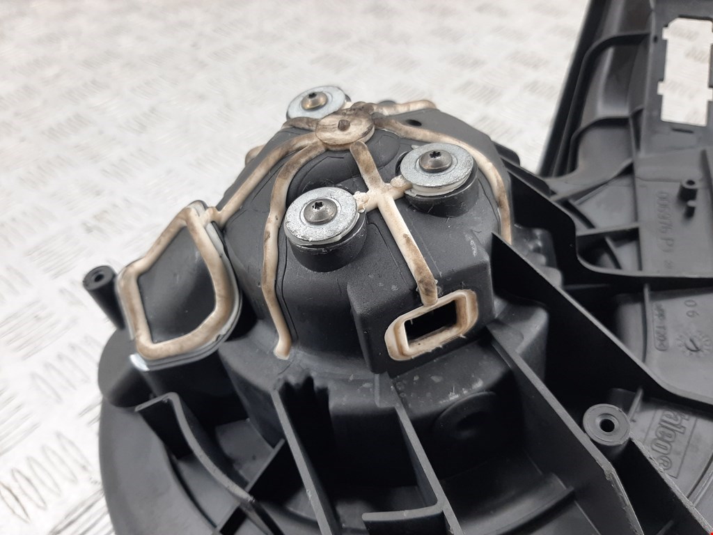 Моторчик (мотор) отопителя салона CHEVROLET Spark 2005-2010