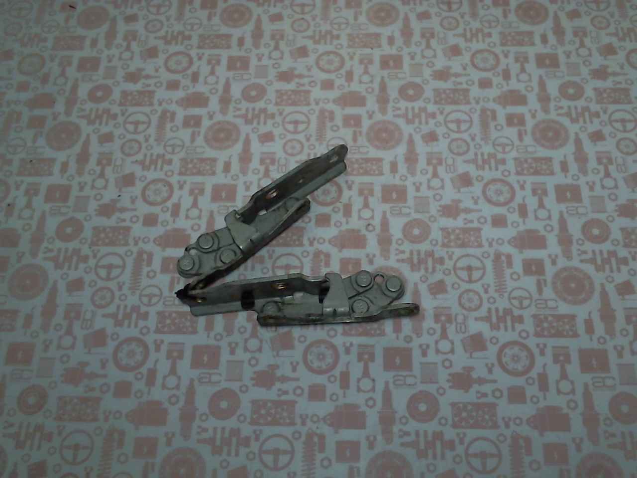 Петля капота левая/правая KIA Magentis 2000-2006