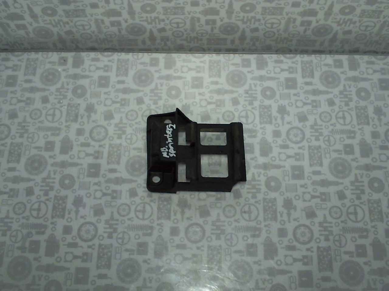 Кронштейн переднего бампера левый MERCEDES-BENZ Sprinter 906 2006-2018