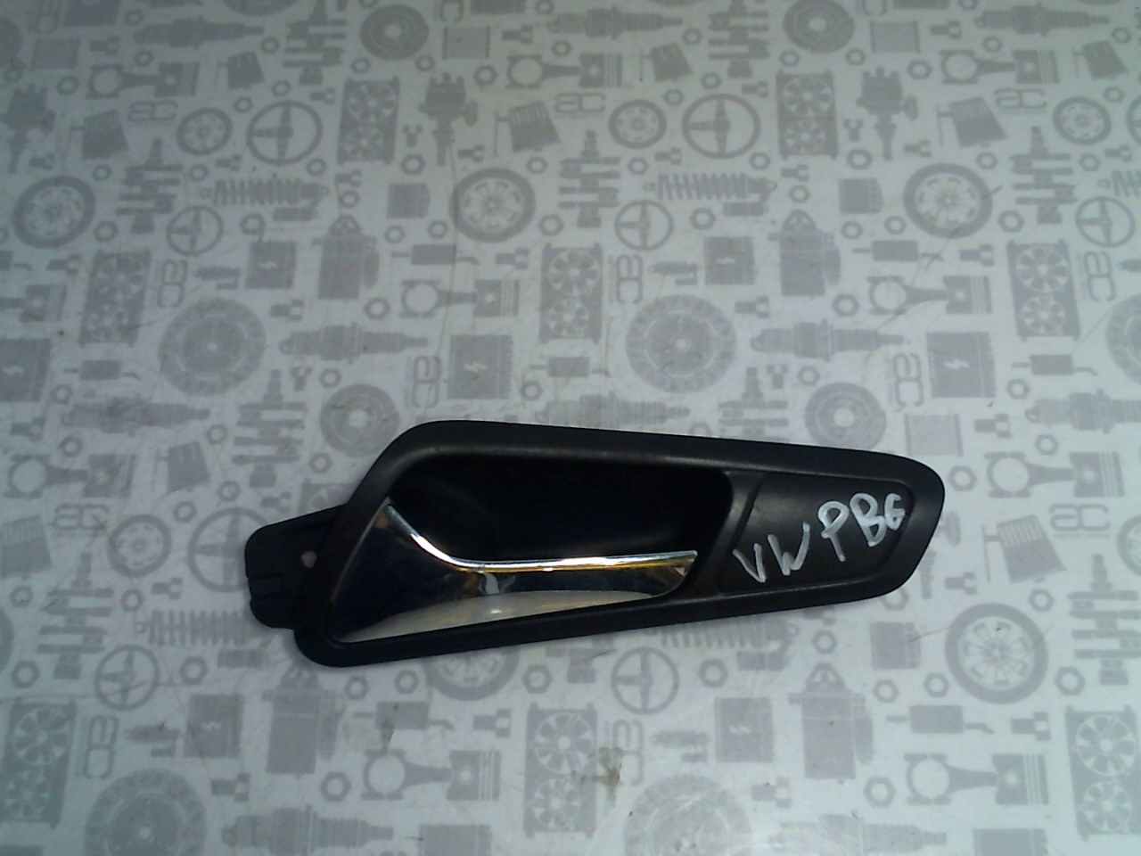 Ручка дверная задняя внутренняя левая VOLKSWAGEN Passat B6 2005-2011