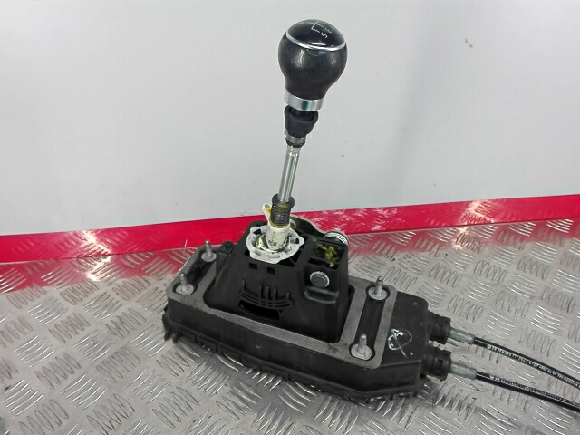 Кулиса (селектор) АКПП/МКПП в салоне VOLKSWAGEN Fox 2005-2011