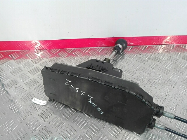 Кулиса (селектор) АКПП/МКПП в салоне VOLKSWAGEN Fox 2005-2011