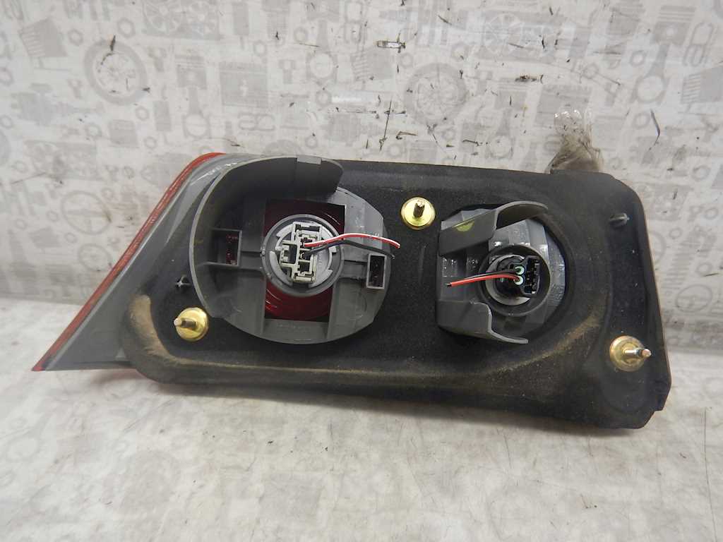 Фонарь задний внутренний правый HONDA Accord VII 2002-2007