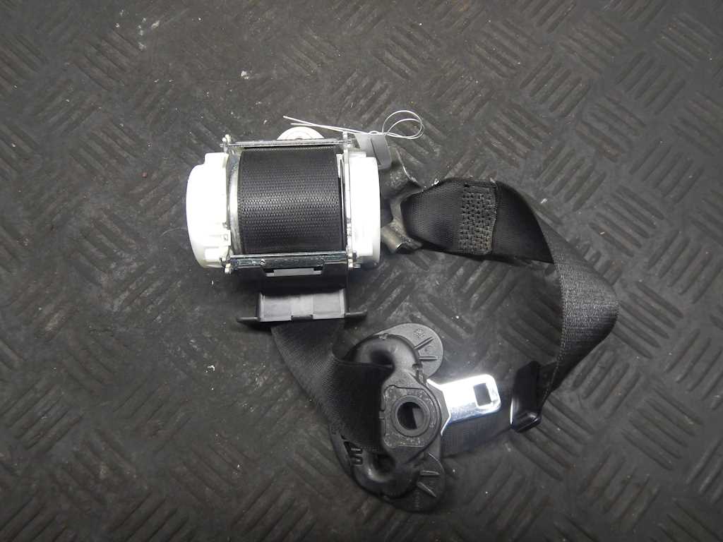 Ремень безопасности передний правый BMW 1er E81\E87 2004-2011