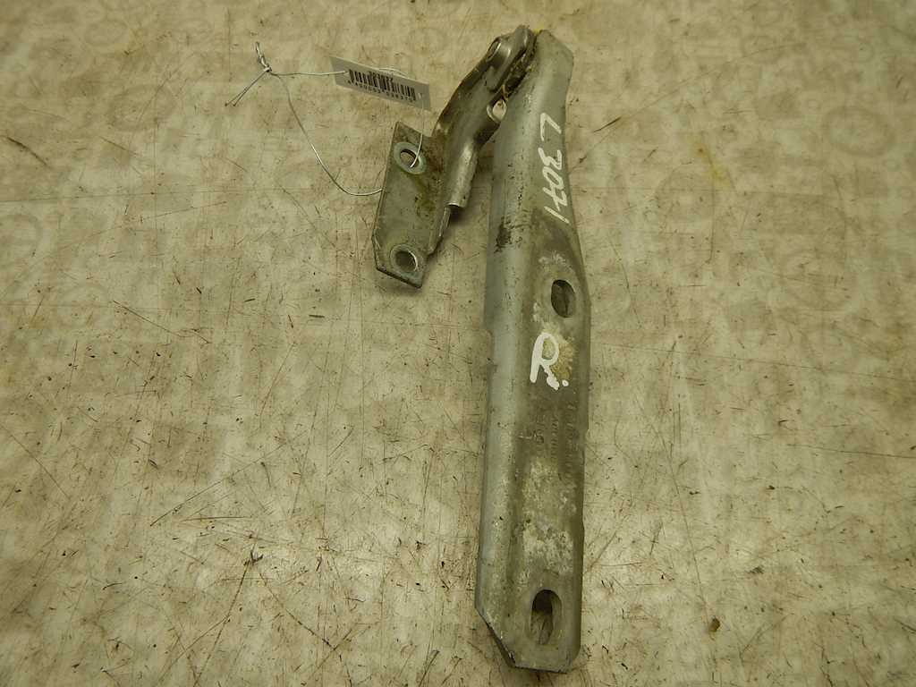 Петля капота правая Audi A6 C5 Allroad (2000-2006)