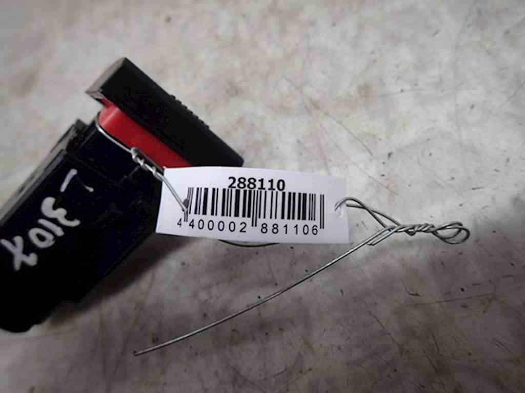 Кнопка аварийной сигнализации (аварийки) TOYOTA Avensis 1997-2003