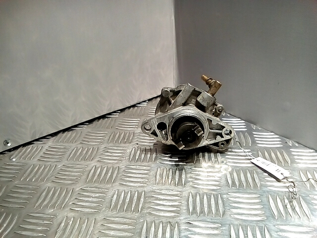 Насос вакуумный Opel Corsa D (2006-2014)